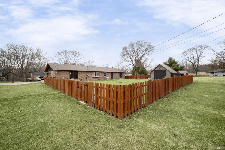 Listing Image 3