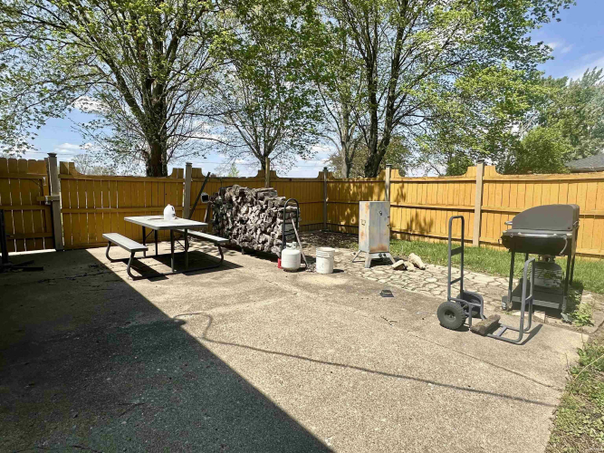 Listing Image 16