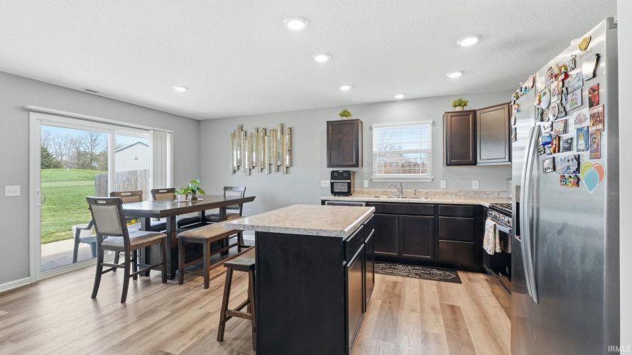 Listing Image 9