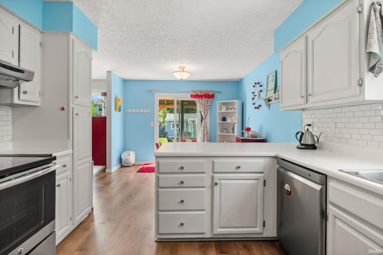 Listing Image 12