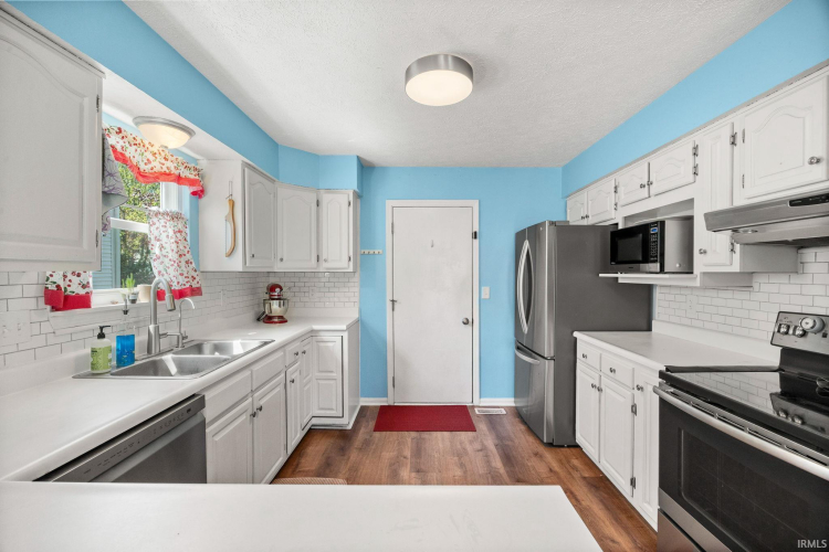 Listing Image 15