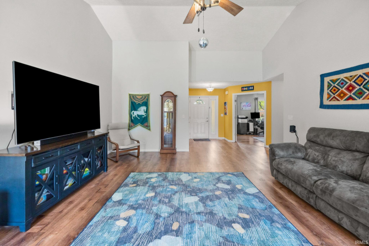 Listing Image 5