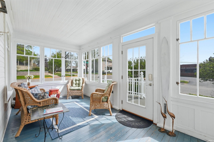 Listing Image 11