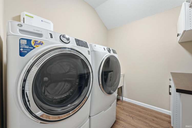 Listing Image 16