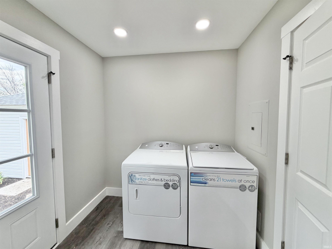 Listing Image 18