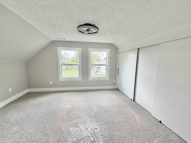 Listing Image 33