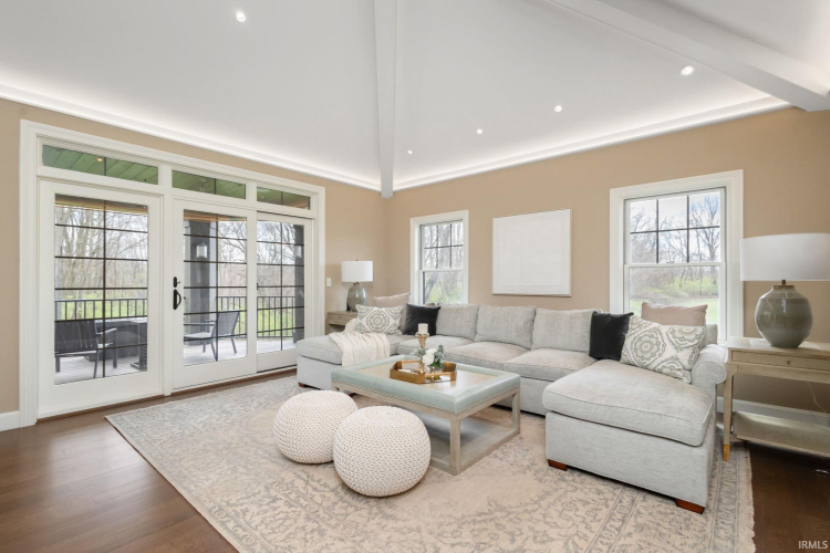 Listing Image 12