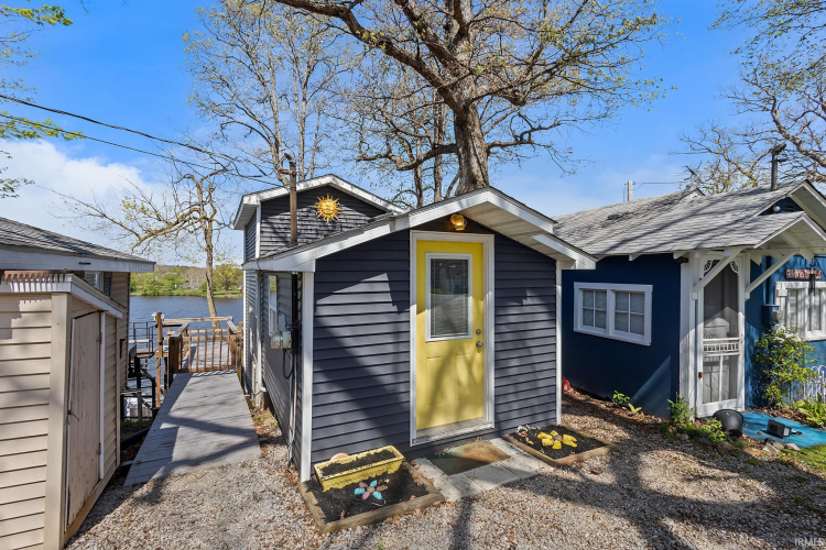 Listing Image 4
