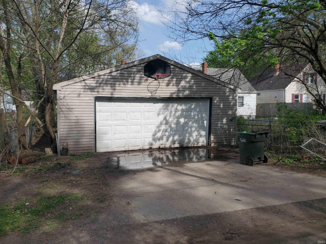 Listing Image 10