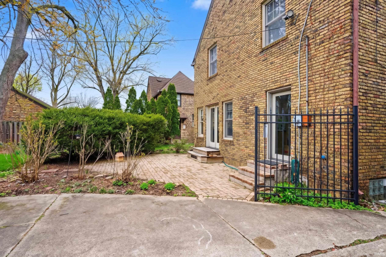 Listing Image 22