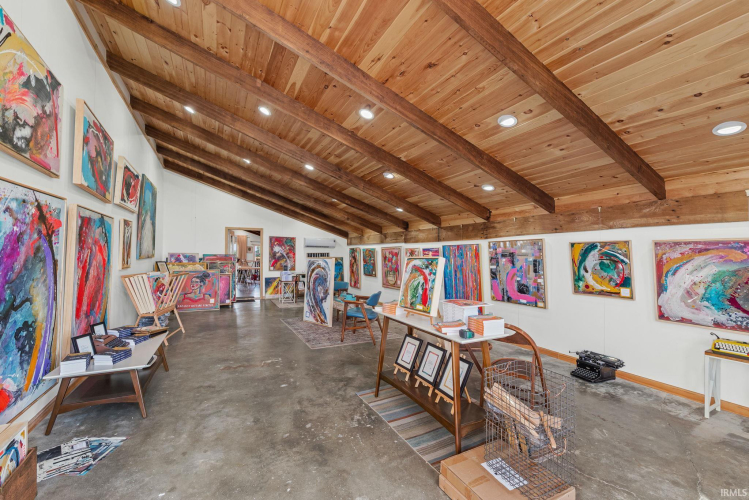 Listing Image 8