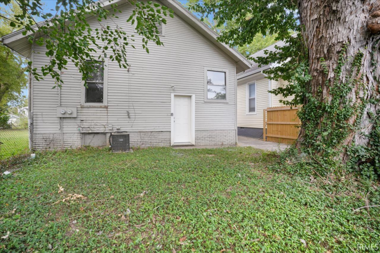 Listing Image 16