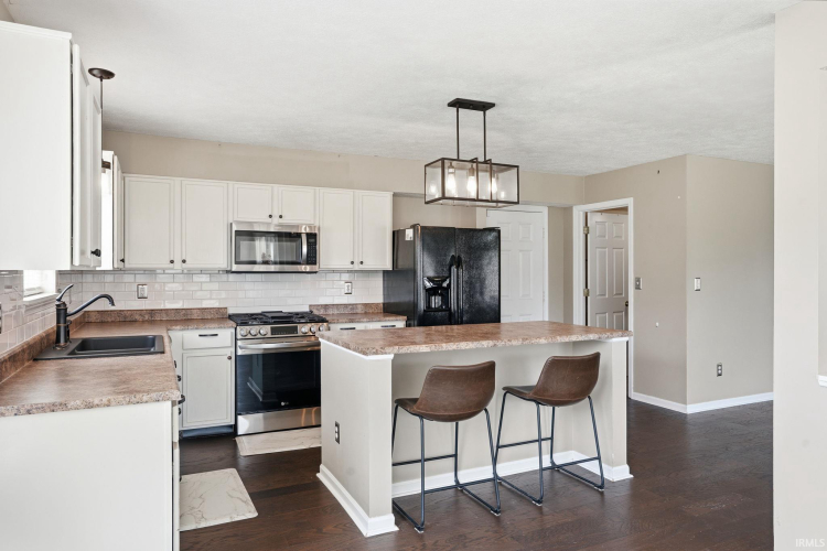 Listing Image 13