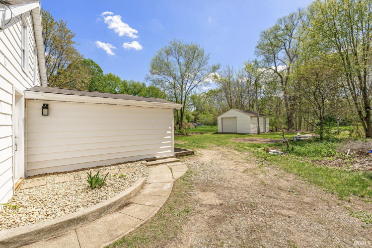 Listing Image 28