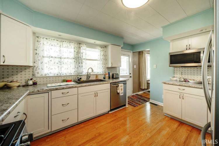 Listing Image 13