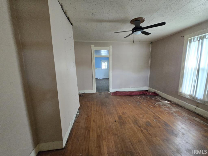 Listing Image 16