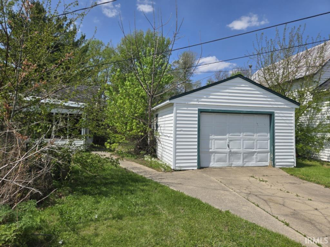 Listing Image 9