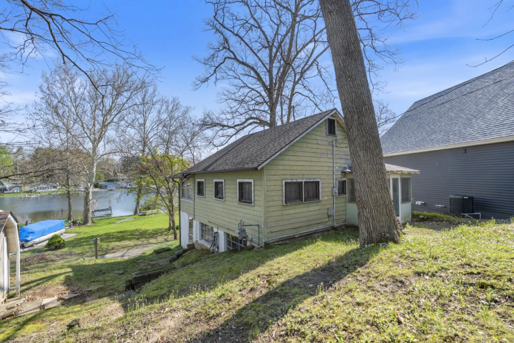 Listing Image 5