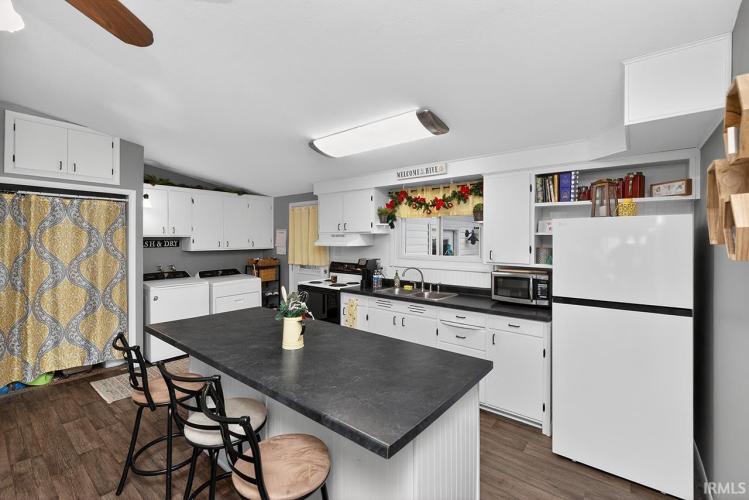 Listing Image 13