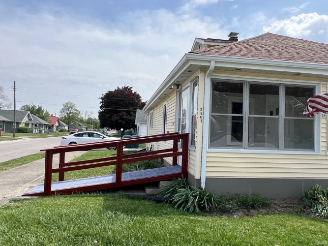 Listing Image 14