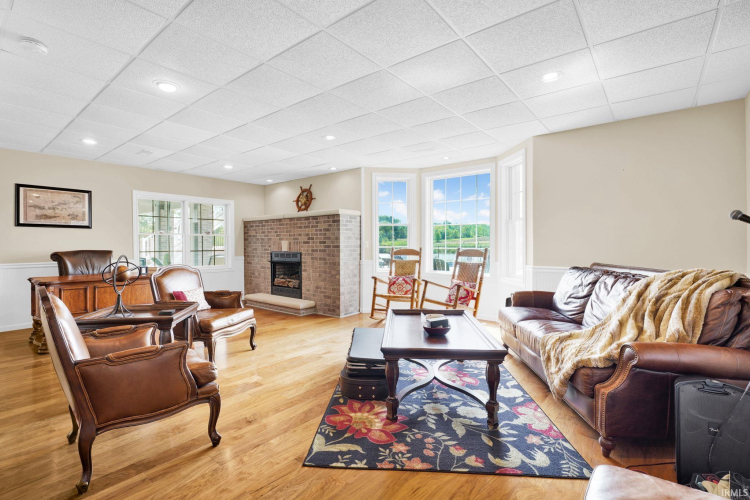 Listing Image 23