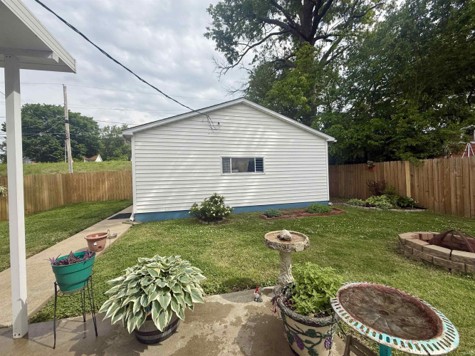Listing Image 17