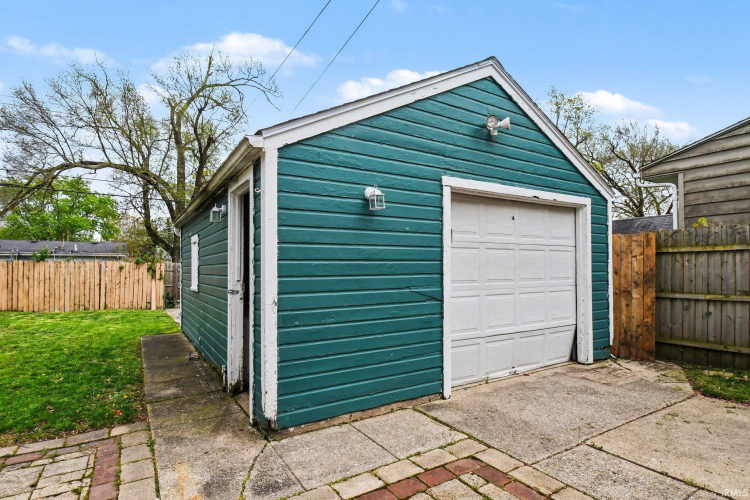 Listing Image 17