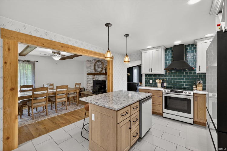 Listing Image 9