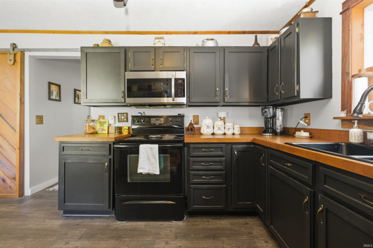 Listing Image 16