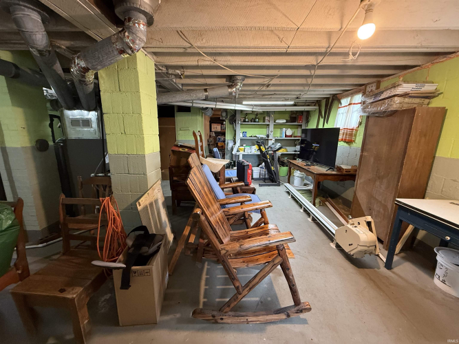 Listing Image 12