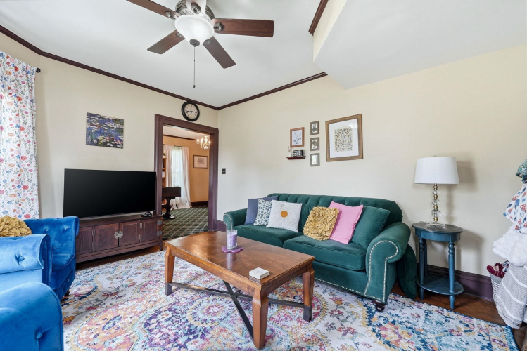 Listing Image 19