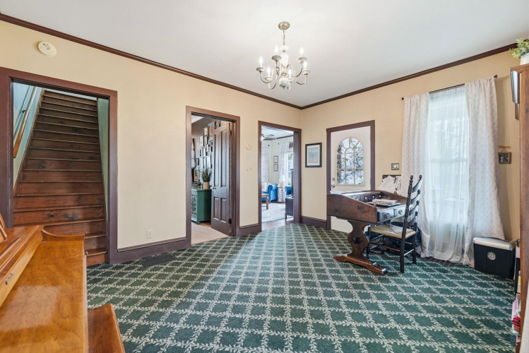 Listing Image 10