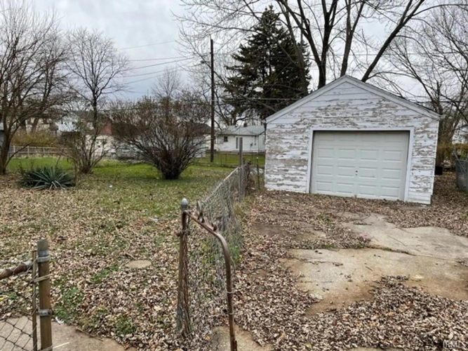 Listing Image 11