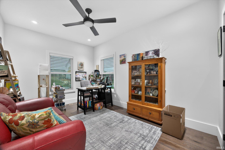Listing Image 21