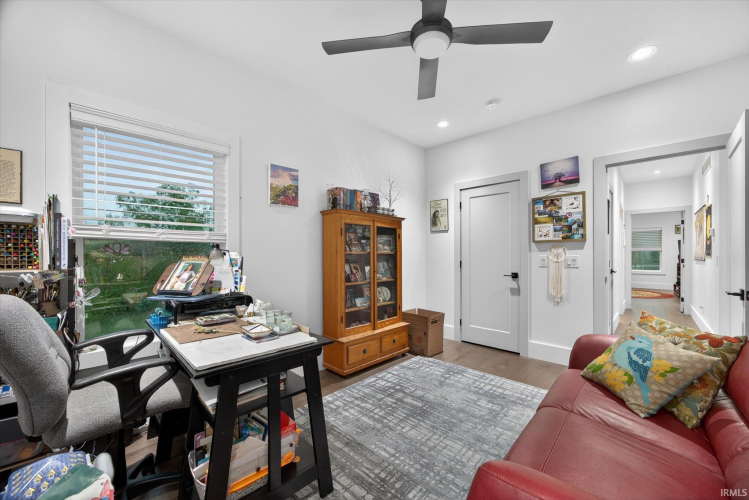 Listing Image 22