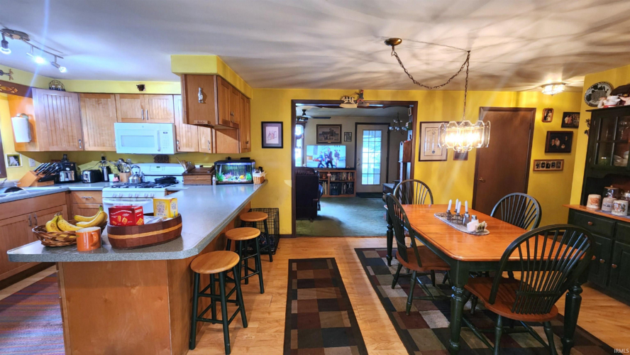 Listing Image 5