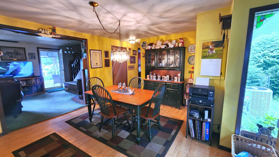 Listing Image 8