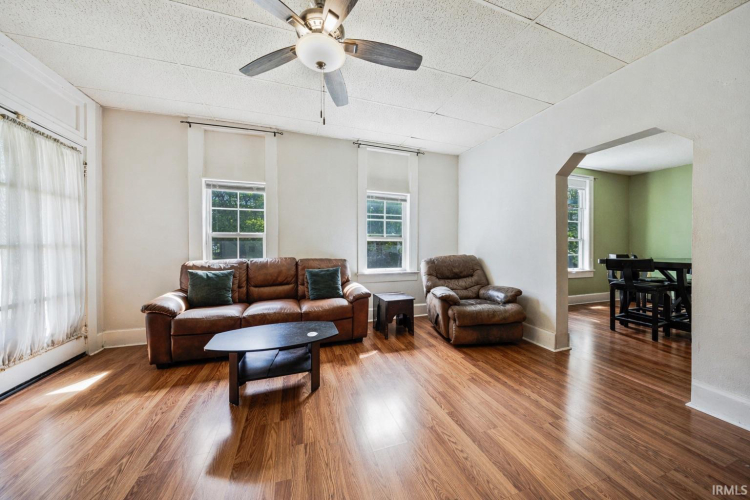 Listing Image 5