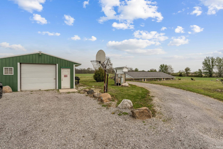 1917 County Road 28 Auburn IN 46706 (House For Sale) | MLS 202615154
