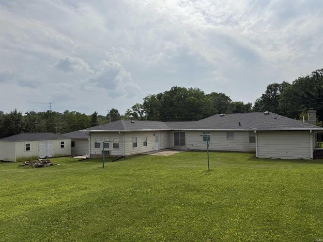 Listing Image 4