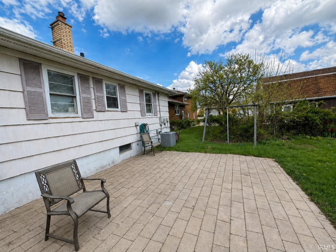 Listing Image 10