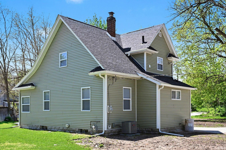 Listing Image 16