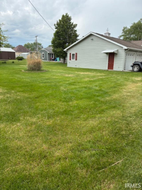 Listing Image 4