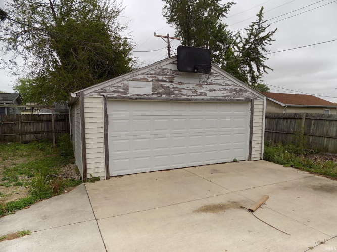 Listing Image 5