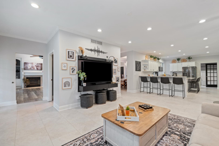 Listing Image 10
