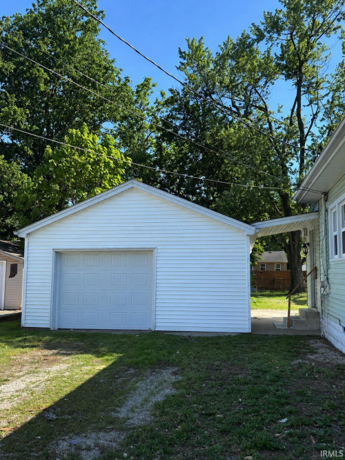 Listing Image 10