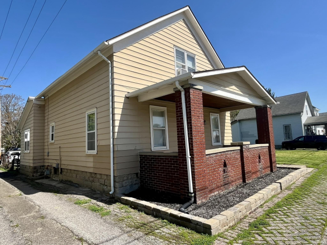 Listing Image 4