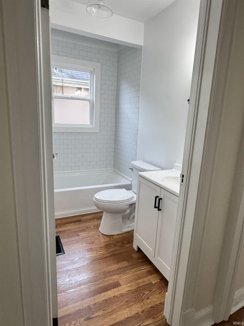 Listing Image 17