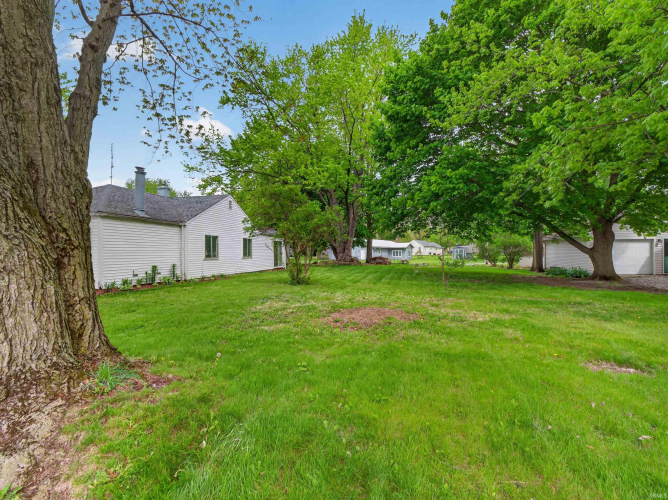 Listing Image 4