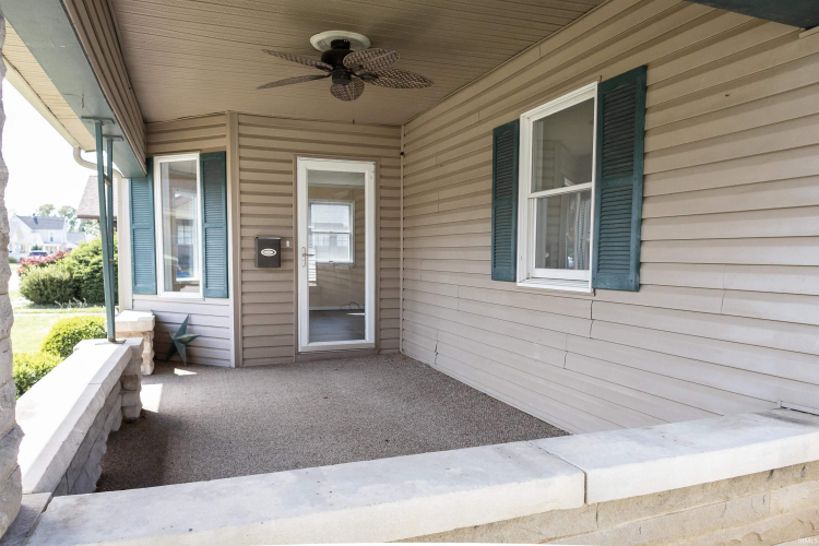 Listing Image 3